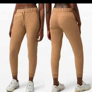 Lululemon on the fly Joggers